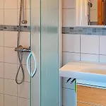 9 Person In Vesteroy Hauge (Hvaler)