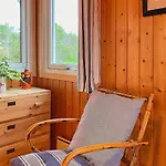 9 Person In Vesteroy Hauge (Hvaler)