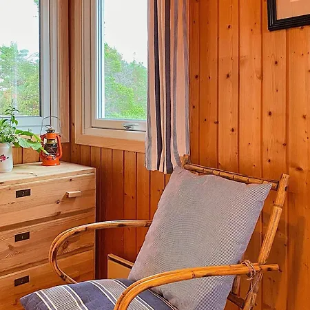 9 Person In Vesteroy Hauge (Hvaler)