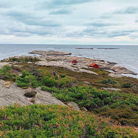 9 Person In Vesteroy * Hauge (Hvaler)